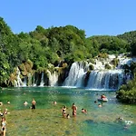 Apartament In Ibenik By The