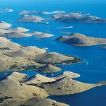 Apartament In Ibenik By The *