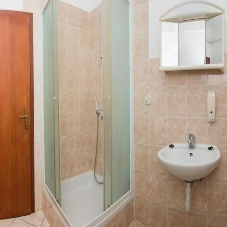 Apartman In Ibenik By The