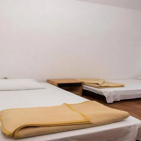 Apartman In Ibenik By The