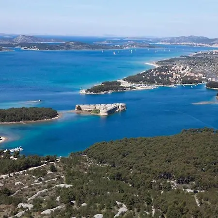 In Ibenik By The Brodarica